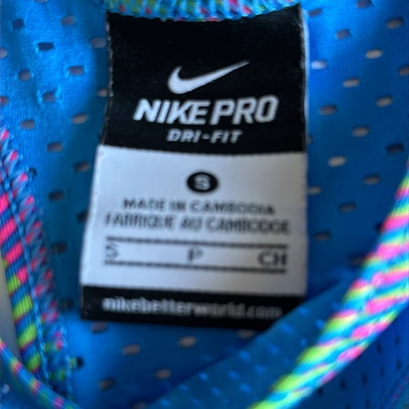 Nike pro women’s tank top​ - Picture 3 of 5